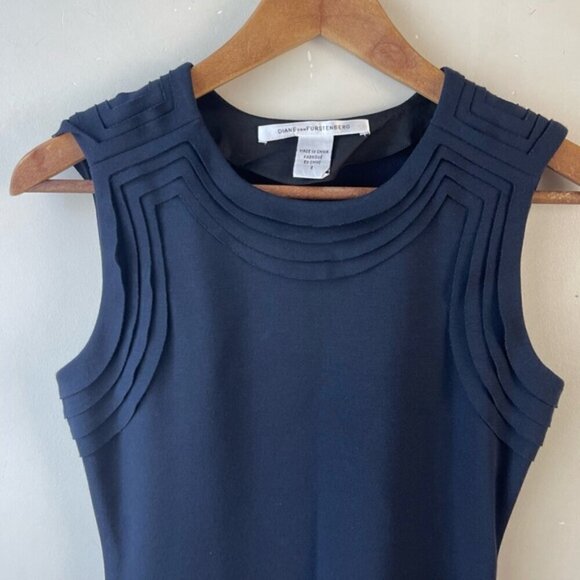 Diane Von Furstenberg DVF Plateau Bee Dress 2 Navy Blue work office date sheath - Picture 3 of 11